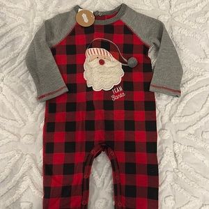 NWT MUD PIE  Christmas Santa onesie NWT 9-12 months